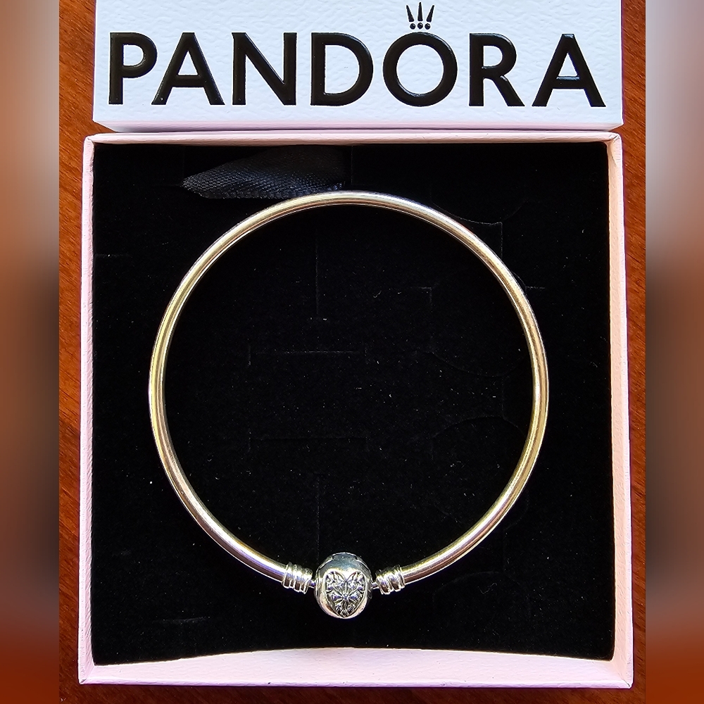 Pandora Heart Bangle bracelet